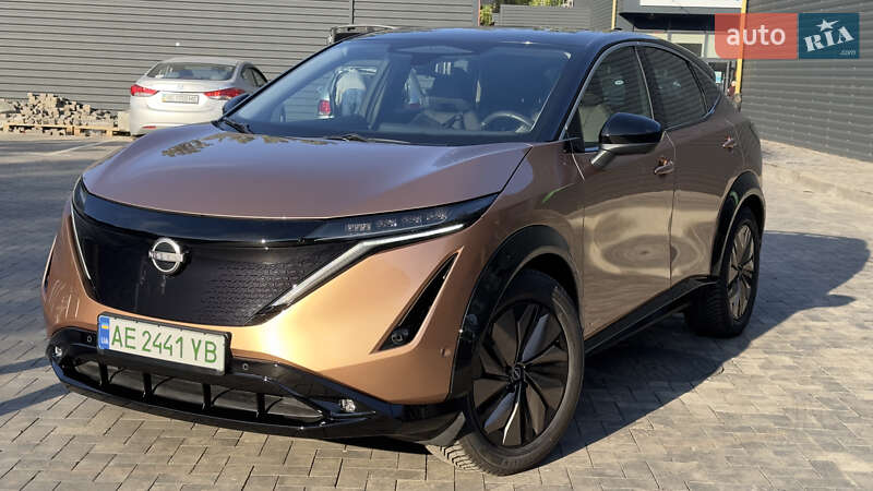 Позашляховик / Кросовер Nissan Ariya