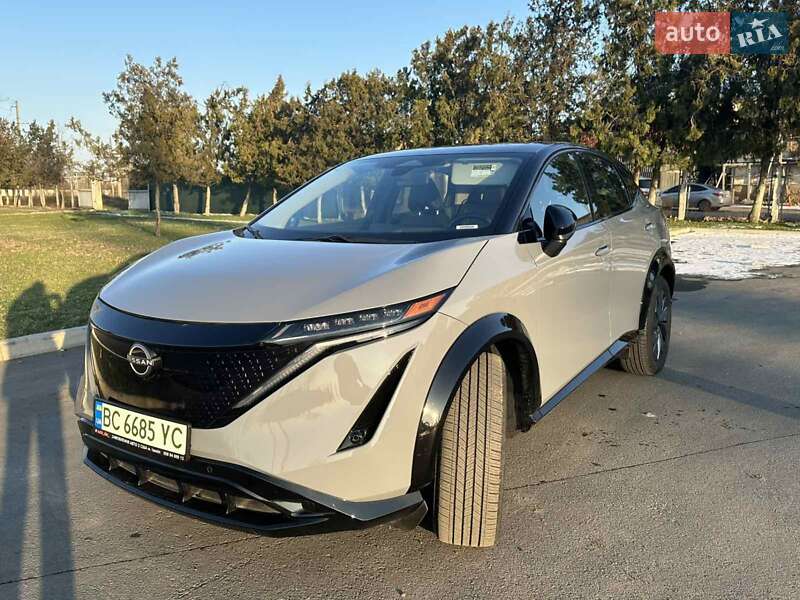 Легкові Nissan Ariya