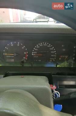 Nissan Bluebird  1989