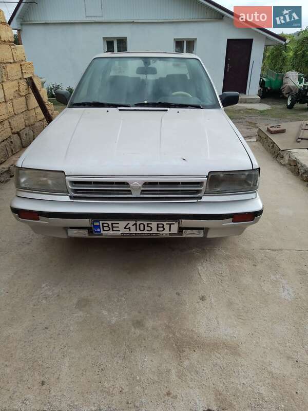 Седан Nissan Bluebird