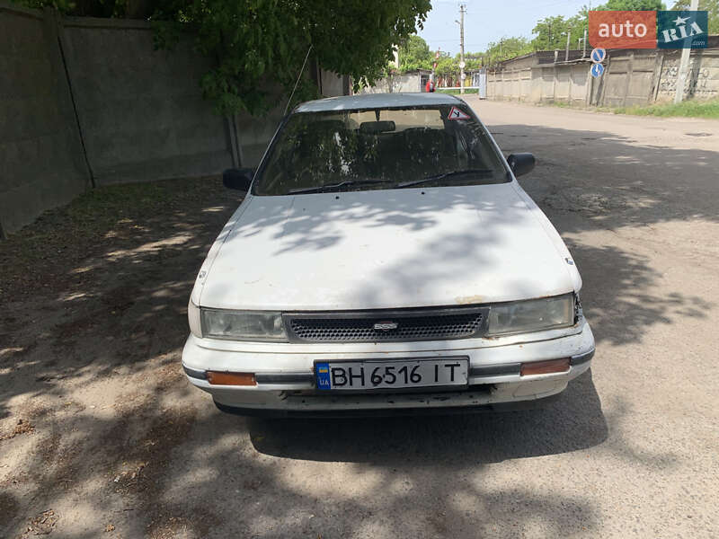 Седан Nissan Bluebird