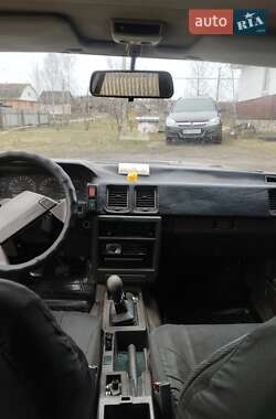 Nissan Bluebird  1987