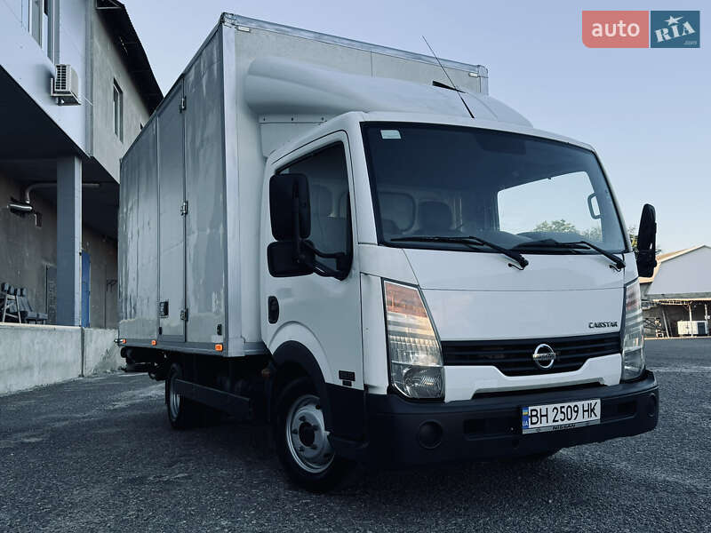 Грузовой фургон Nissan Cabstar