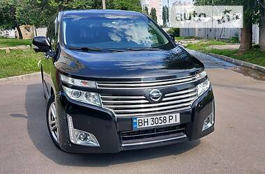 Nissan Elgrand  2012