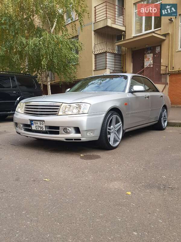 Седан Nissan Gloria