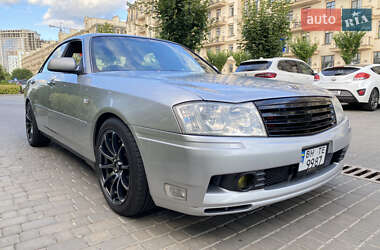 Nissan Gloria  2001