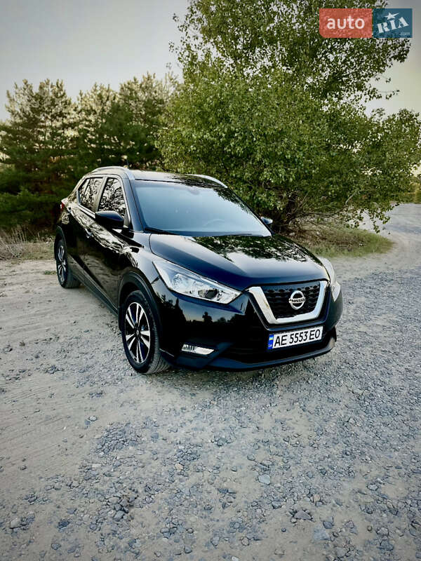 Позашляховик / Кросовер Nissan Kicks