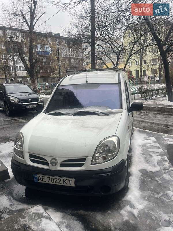 Вантажівки Nissan Kubistar