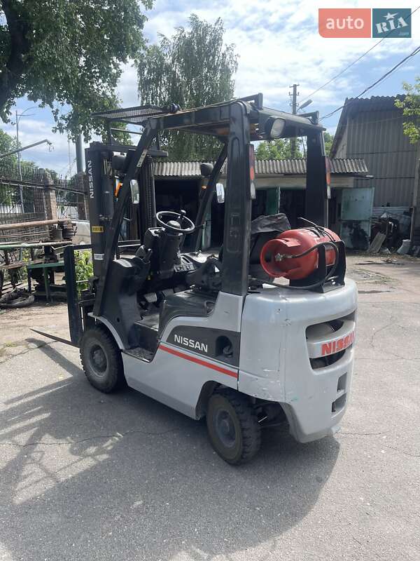Nissan  L01A15W