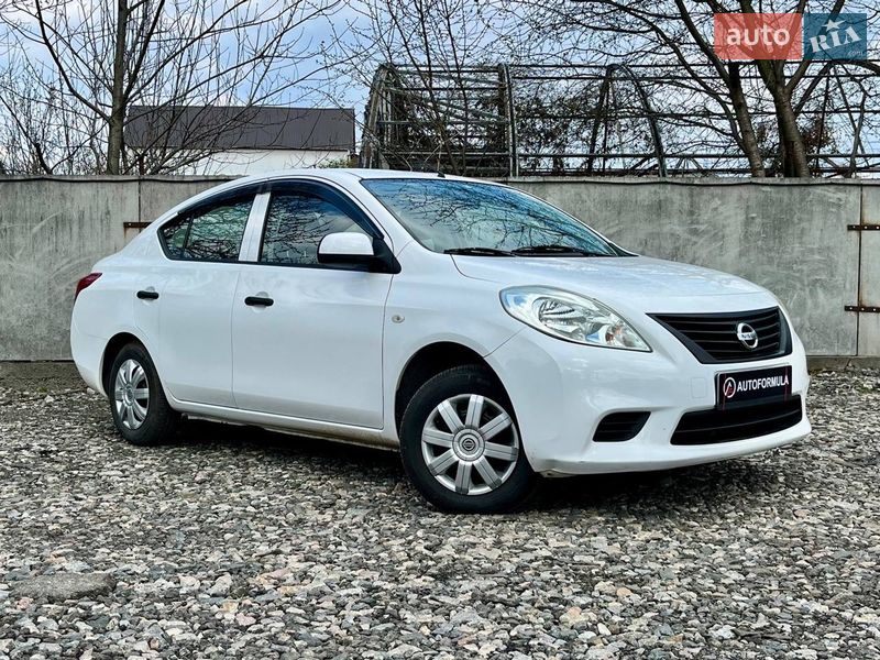 Легковые Nissan Latio