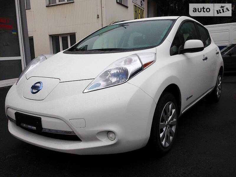 Nissan Leaf 2015 года