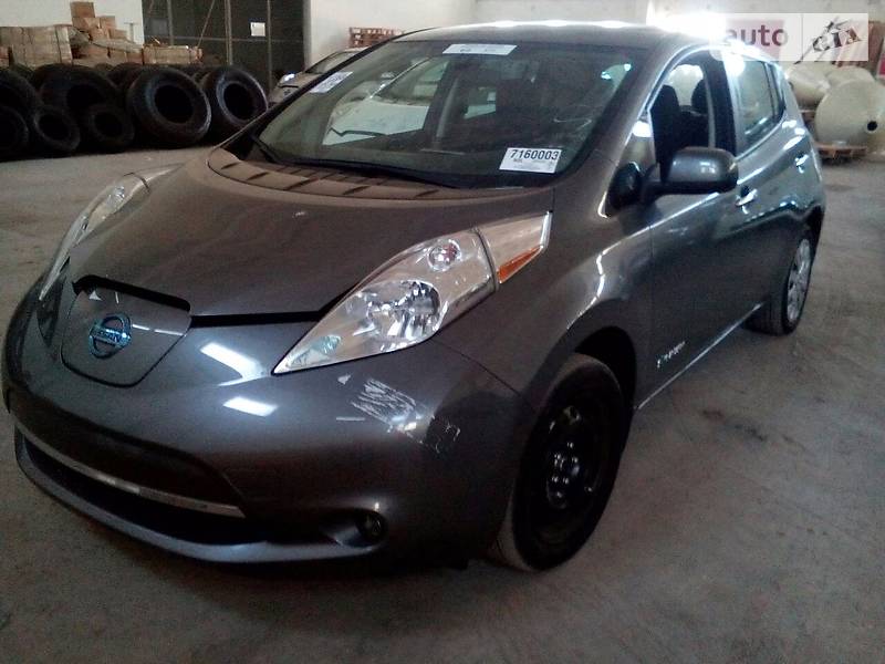Nissan Leaf 2015 года