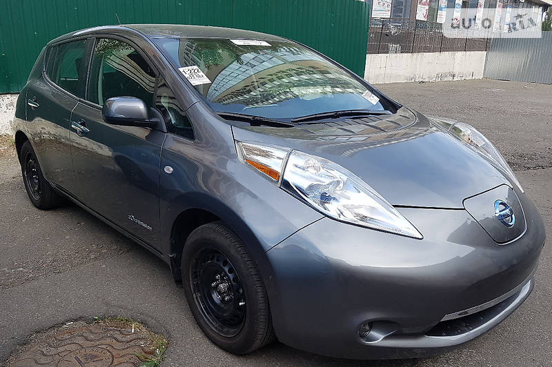 Nissan Leaf 2015 года