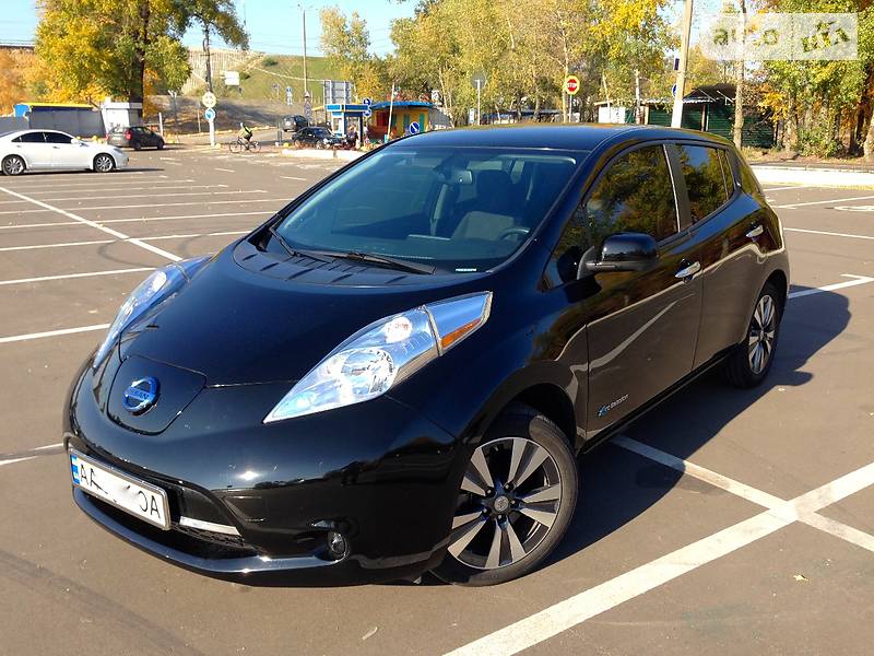 Nissan Leaf 2015 года