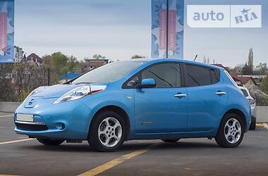 Nissan Leaf  2012