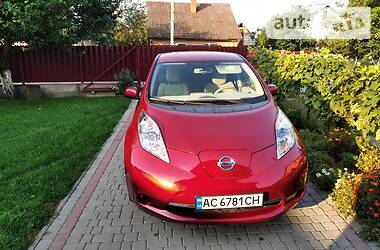 Nissan Leaf  2012