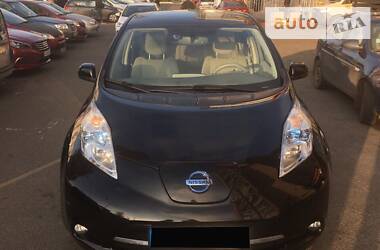 Nissan Leaf  2011