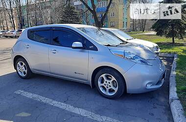 Nissan Leaf  2012