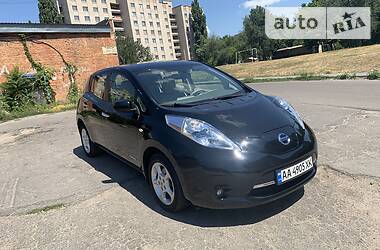 Nissan Leaf  2011