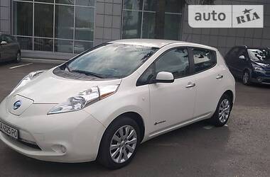 Nissan Leaf S webasto 24 kWh 2015