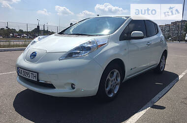 Nissan Leaf  2012