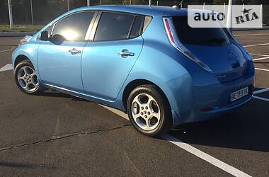 Nissan Leaf SL 2011