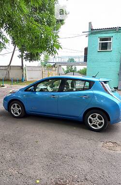 Nissan Leaf  2012