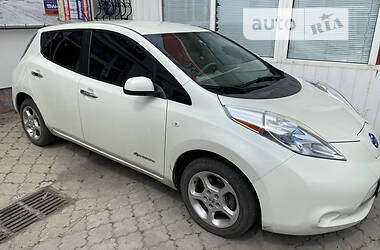 Nissan Leaf  2011