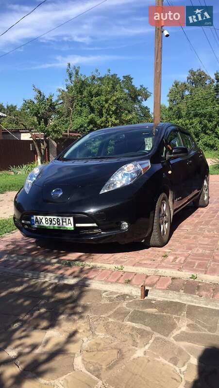 Минивэн Nissan Leaf