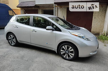 Nissan Leaf  2013