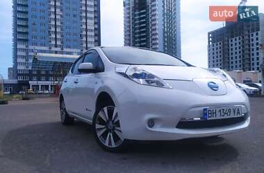Nissan Leaf  2012
