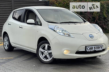 Nissan Leaf  2012