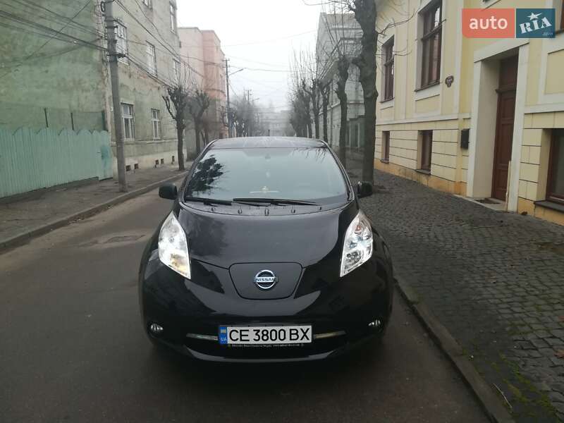 Хетчбек Nissan Leaf