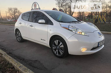 Nissan Leaf  2013