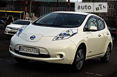 Nissan Leaf  2013