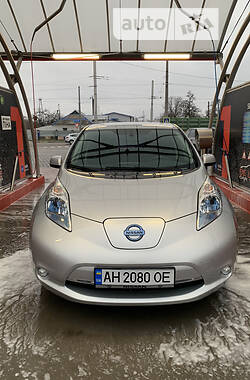 Nissan Leaf  2014