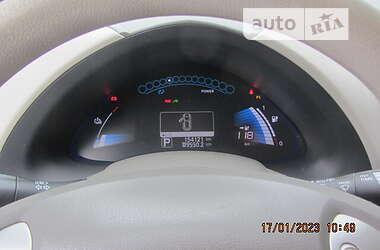 Nissan Leaf  2011