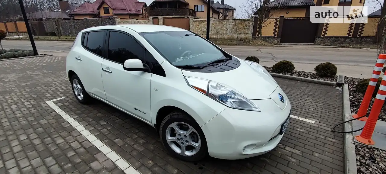 2011 Nissan Leaf - мініатюра 2