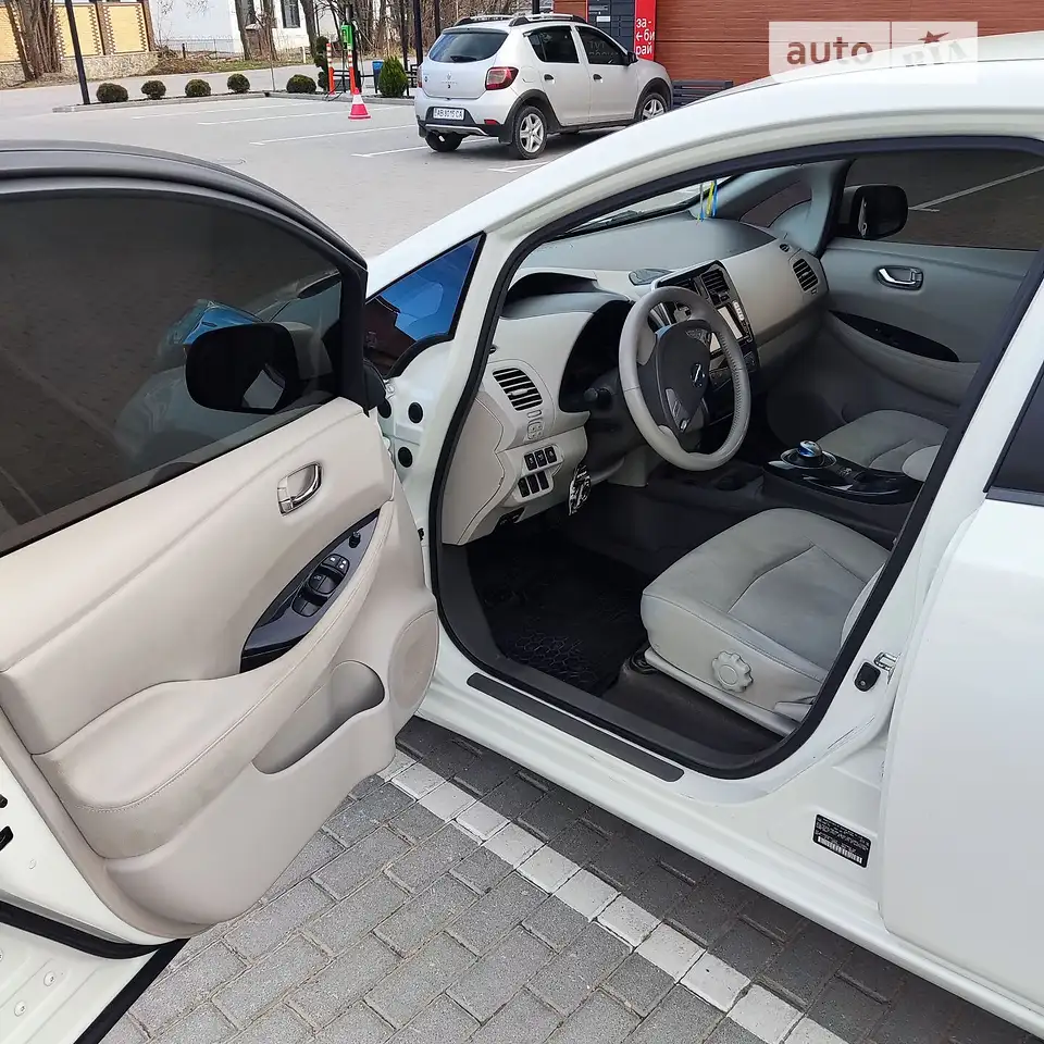 2011 Nissan Leaf - мініатюра 3
