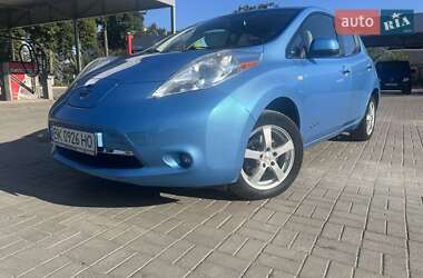 Nissan Leaf  2011