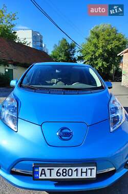 Nissan Leaf  2011