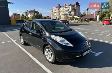 Nissan Leaf  2011