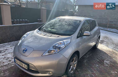 Nissan Leaf  2012