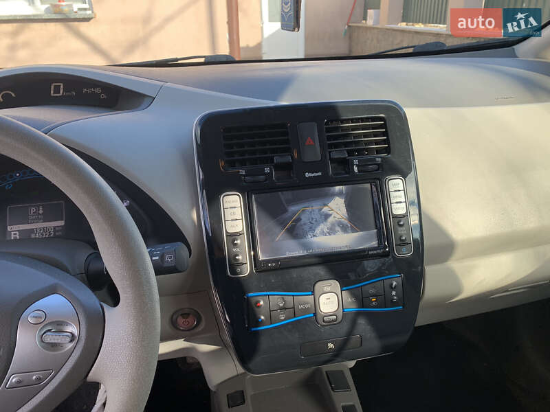 Хэтчбек Nissan Leaf 2012 в Иршаве