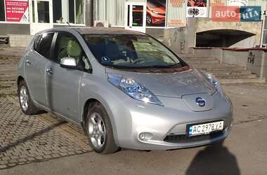 Nissan Leaf  2011
