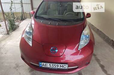 Nissan Leaf  2012