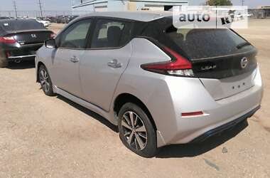 Nissan Leaf  2021