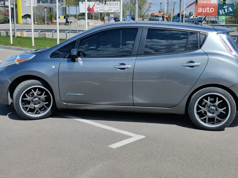 Nissan Leaf