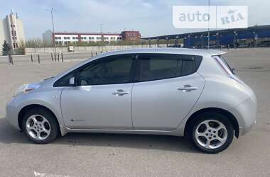 Nissan Leaf  2012