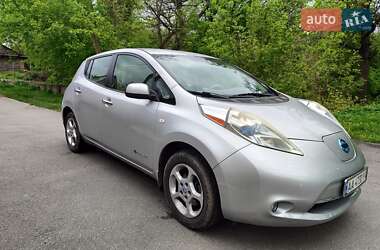 Nissan Leaf  2011
